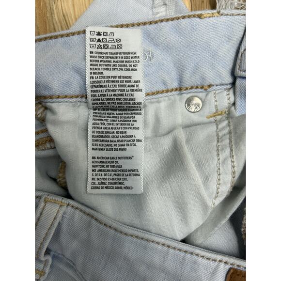American Eagle Outfitters Midi Denim Light Blue Short Size 4 - Picture 4 of 8